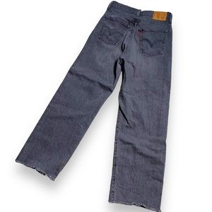 Levi’s women ribcage straight wide leg black washed jeans W 25